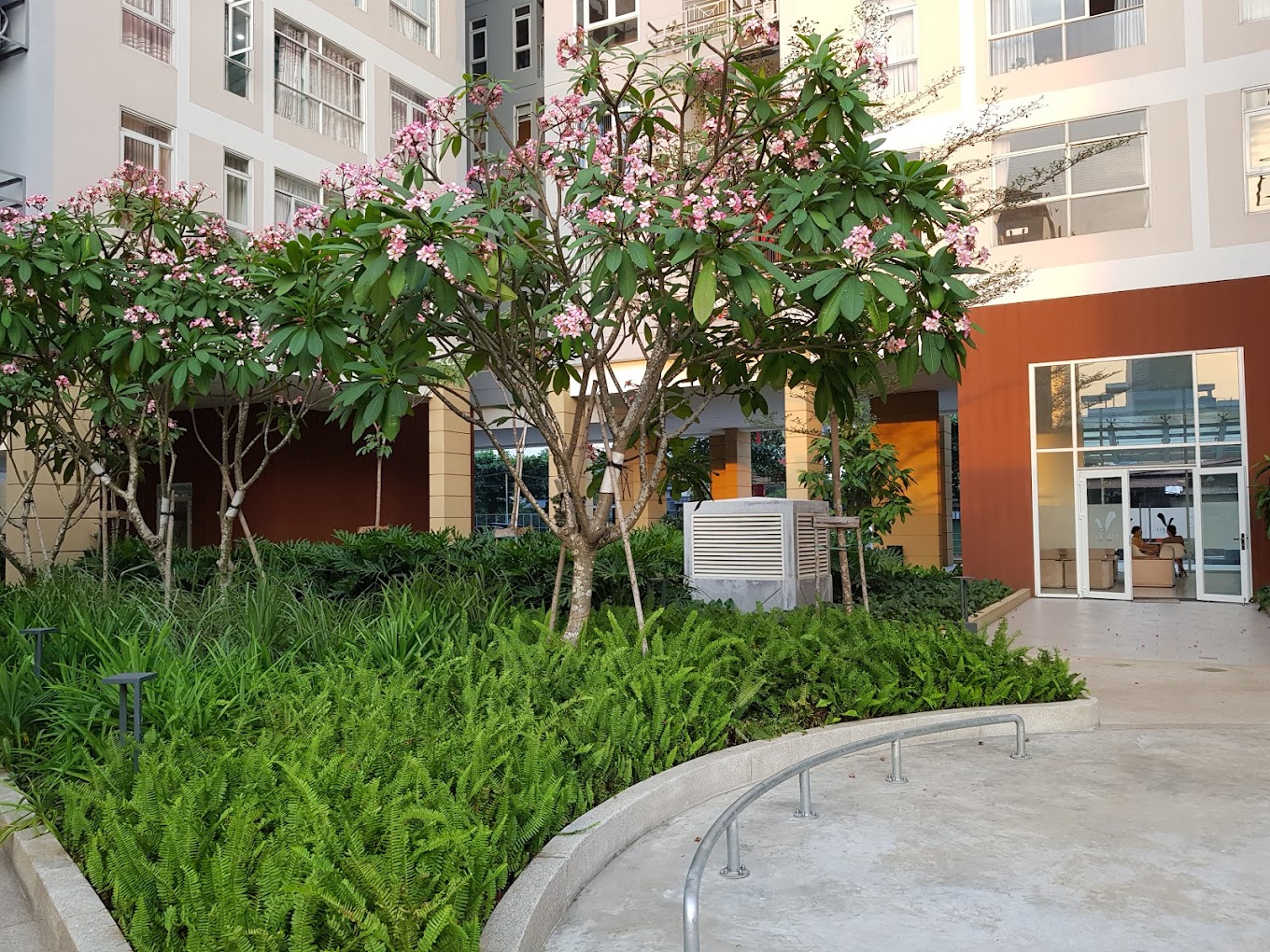 Khu&ocirc;n vi&ecirc;n Tầng trệt dự &aacute;n Val&eacute;o Đầm Sen